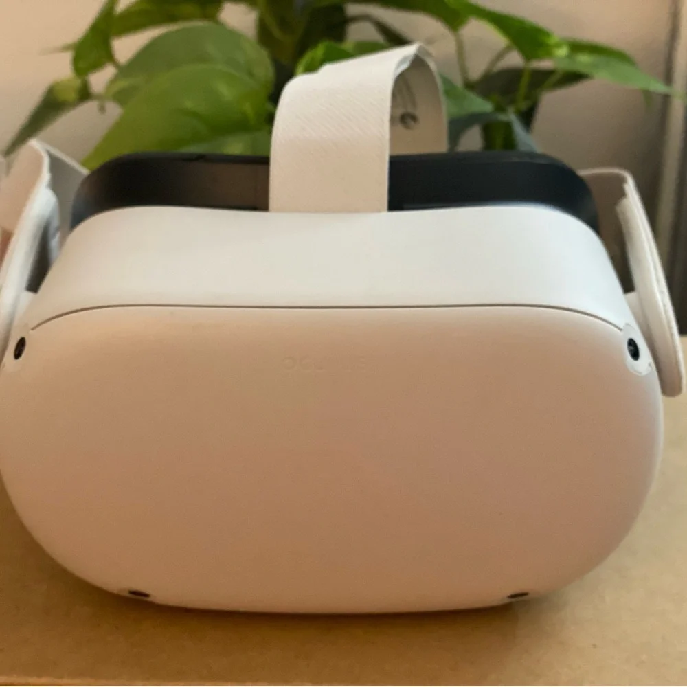 Oculus White VR Headset